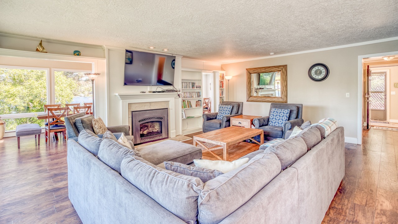 Photo of Livingroom in Otis