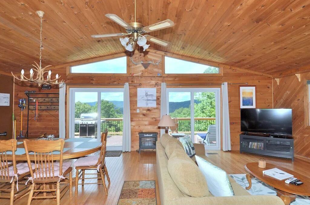 Photo of Livingroom in Great Cacapon