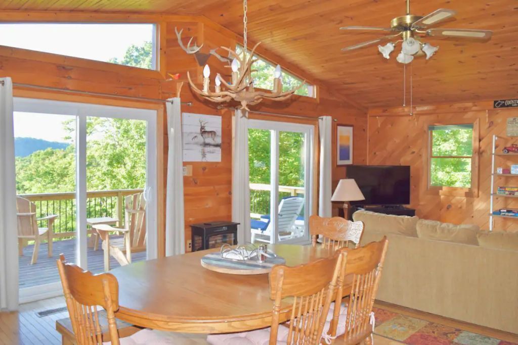 Photo of Livingroom in Great Cacapon