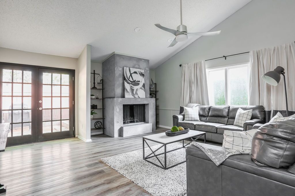 Photo of Livingroom in Raintree