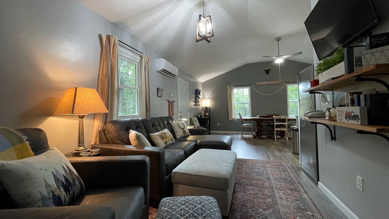 Photo of Livingroom in Lost River