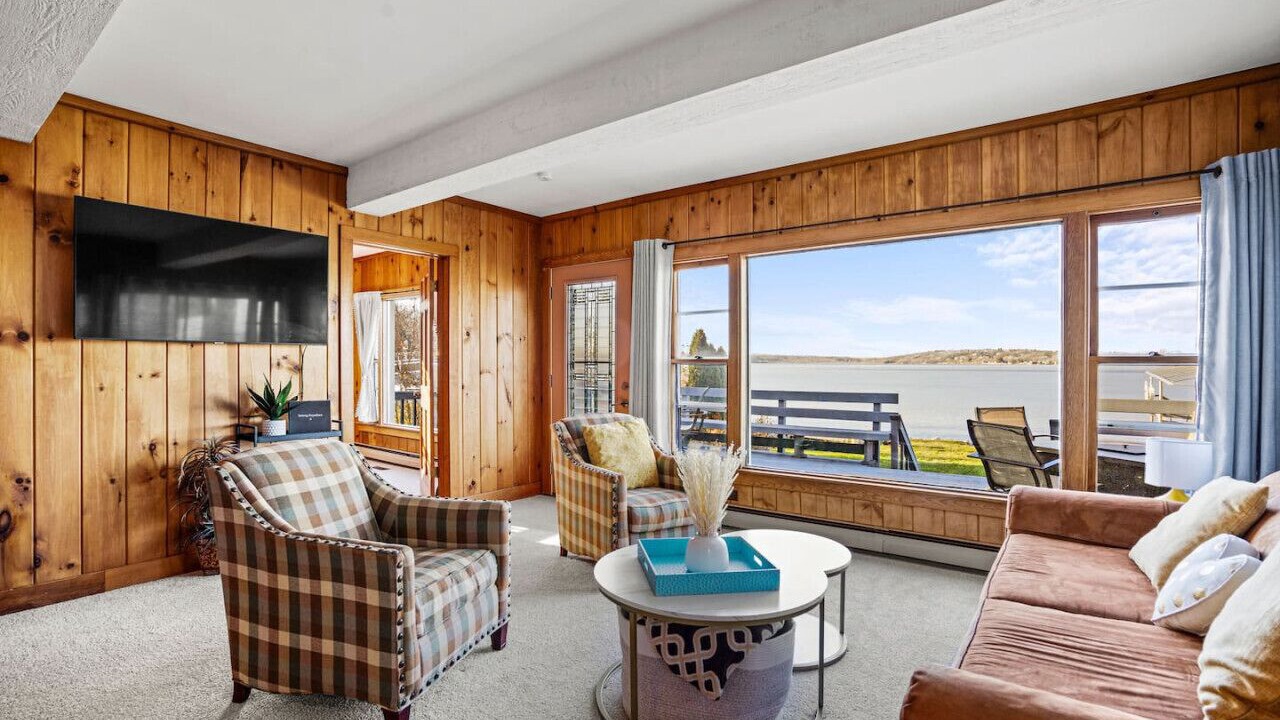 Photo of Livingroom in Pewaukee