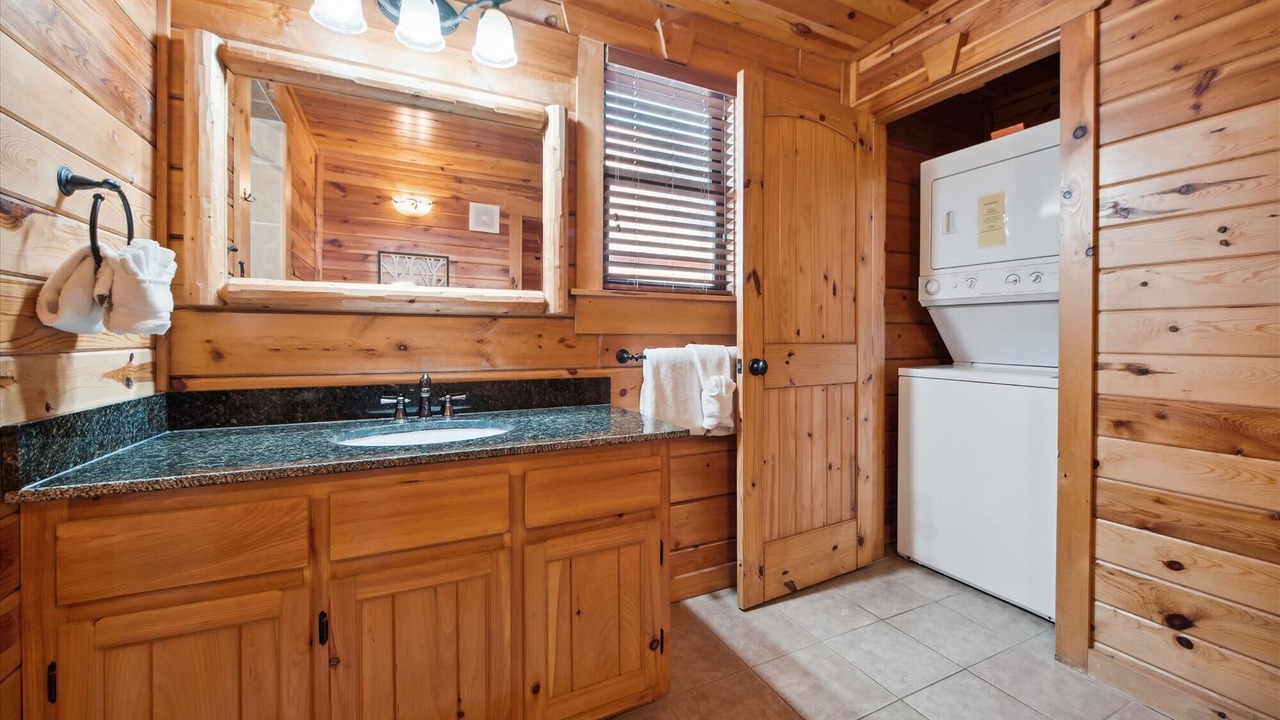 Photo of Bathroom in White Oak Lodge