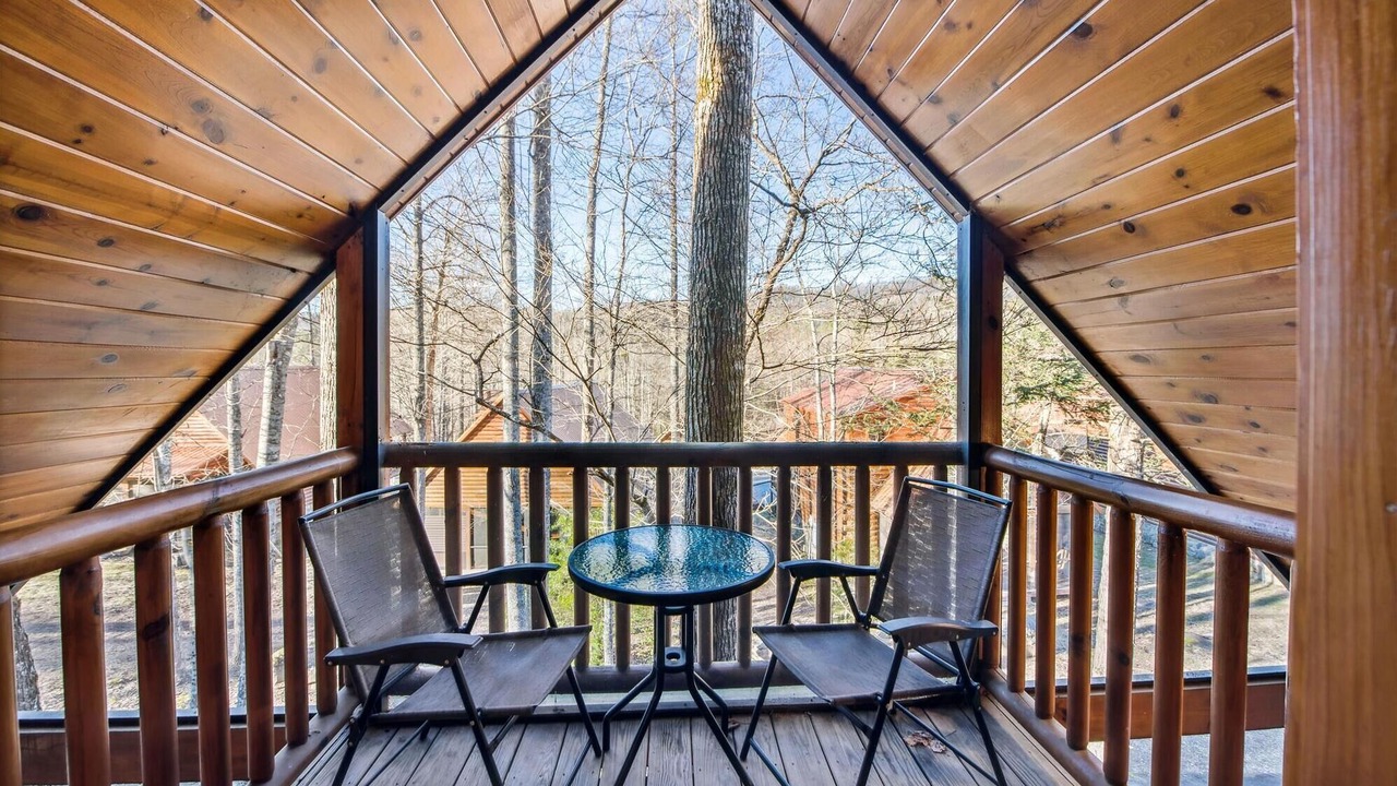 Photo of Patio Balcony in White Oak Lodge