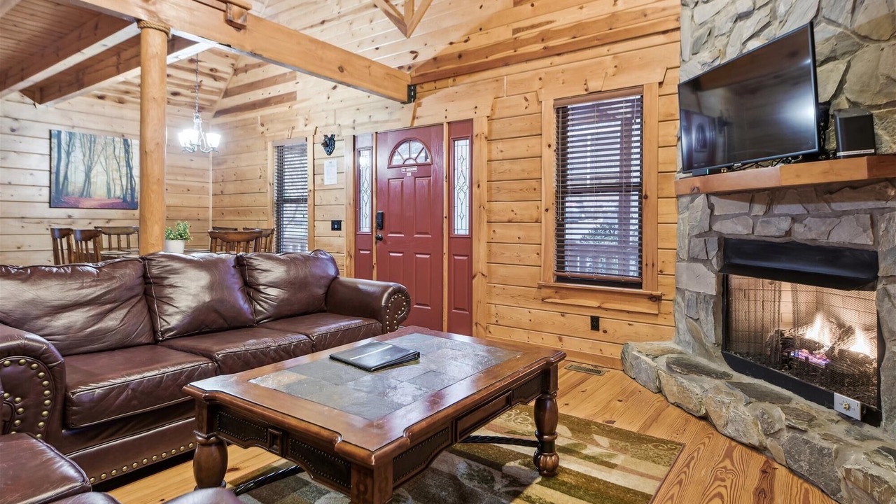 Photo of Livingroom in White Oak Lodge
