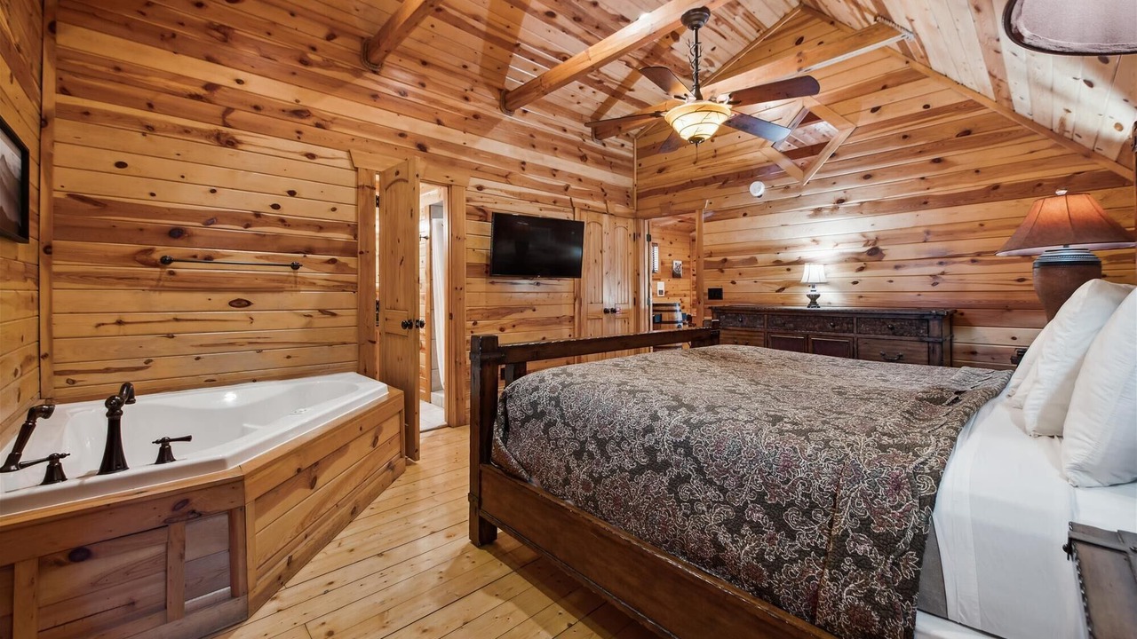 Photo of Bedroom in White Oak Lodge