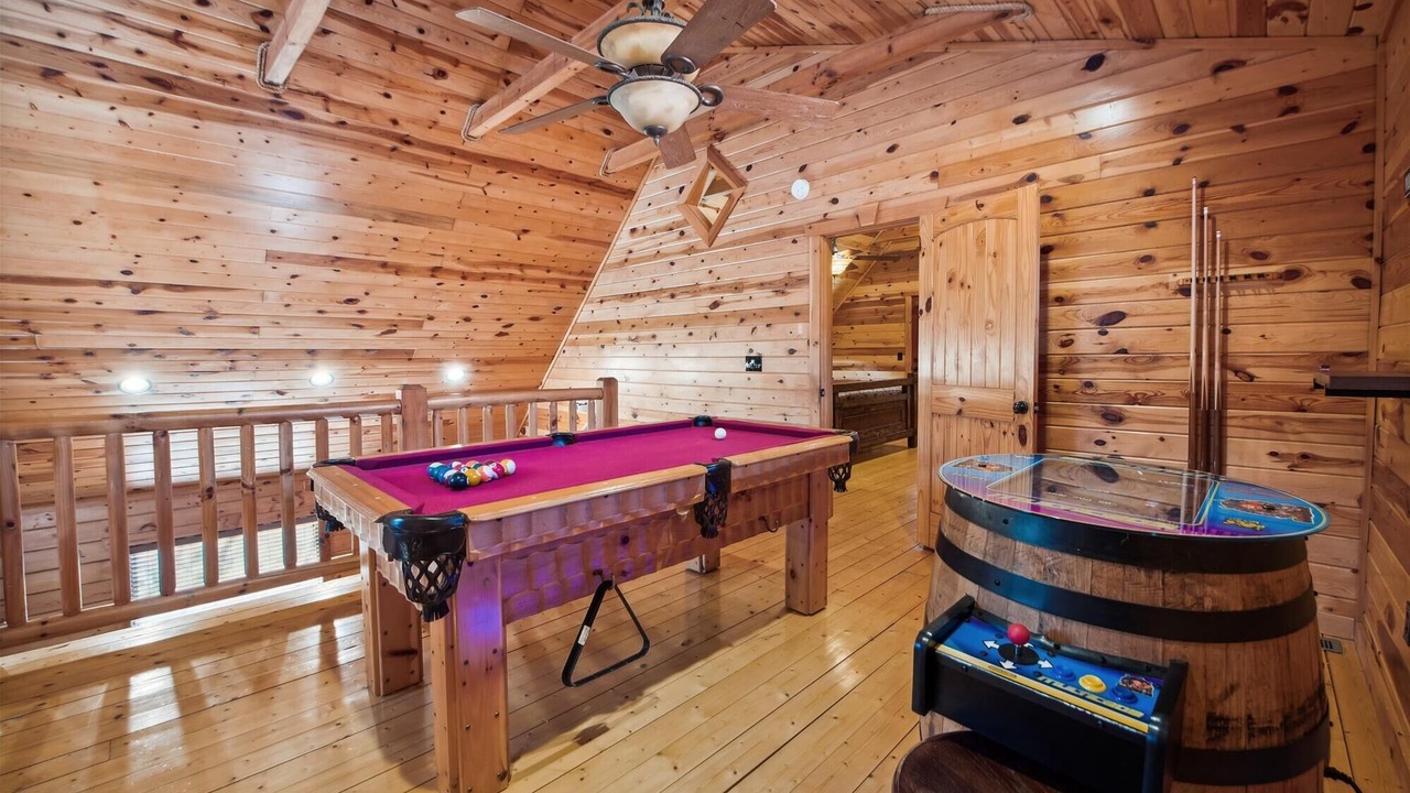 Photo of Bedroom in White Oak Lodge