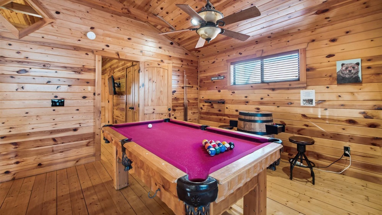 Photo of Bedroom in White Oak Lodge