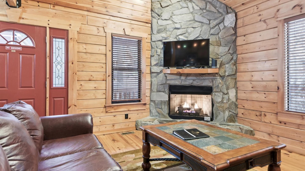 Photo of Livingroom in White Oak Lodge