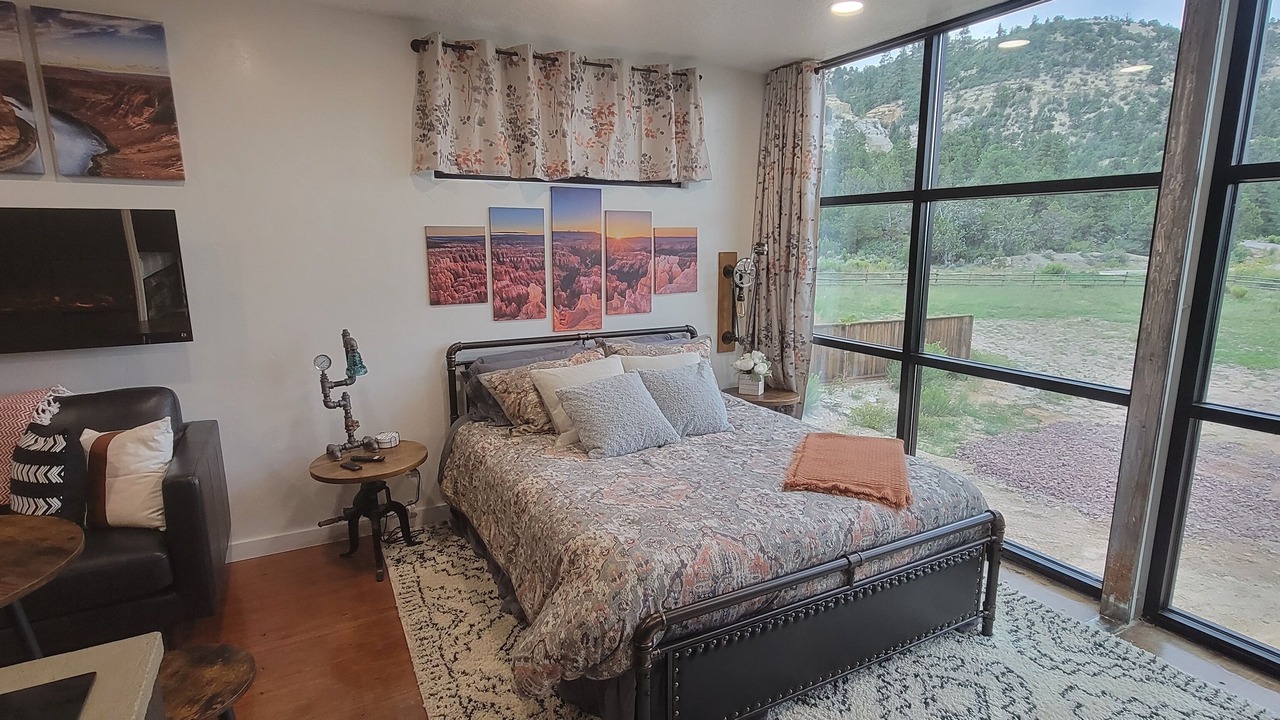 Photo of Bedroom in Glendale