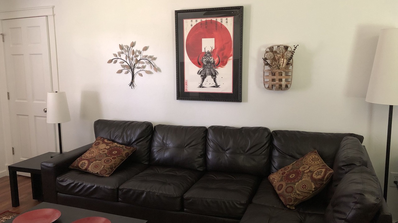 Photo of Livingroom in Black Wolf