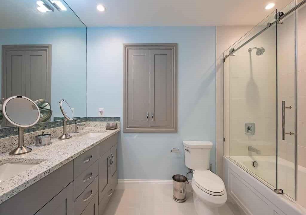 Photo of Bathroom in Central Naples