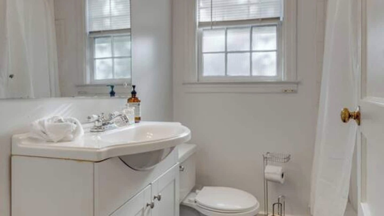 Photo of Bathroom in Belmont - Hillsboro