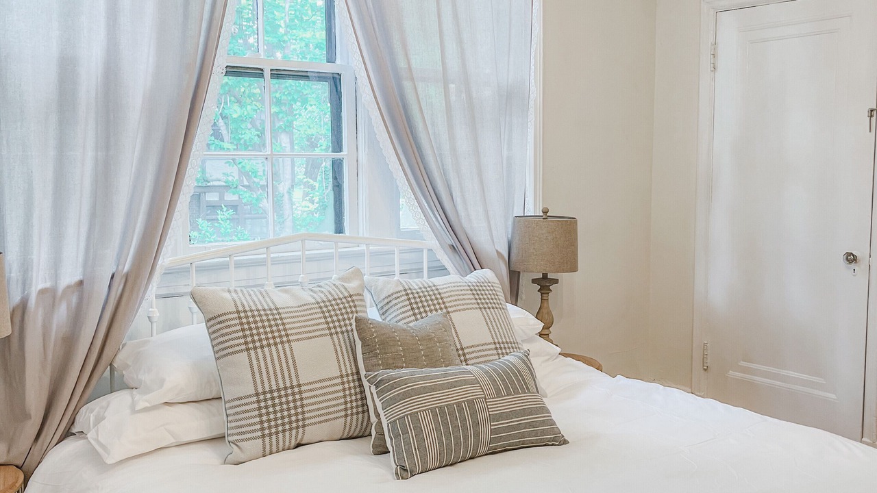 Photo of Bedroom in Central Gardens