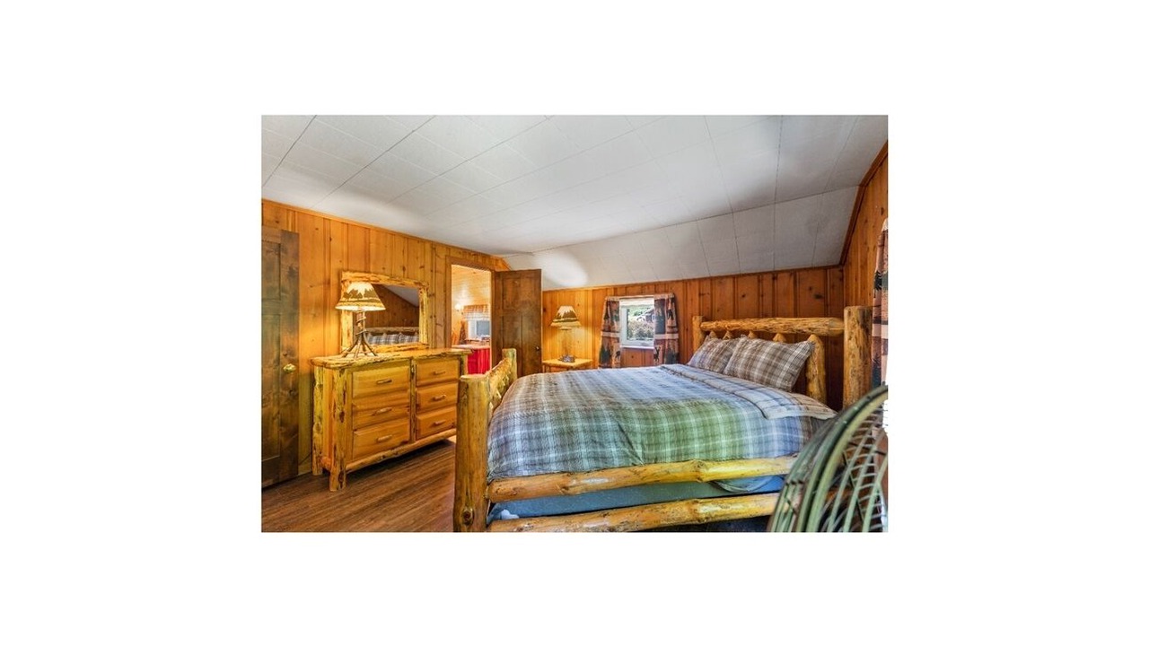 Photo of Bedroom in Holtwood