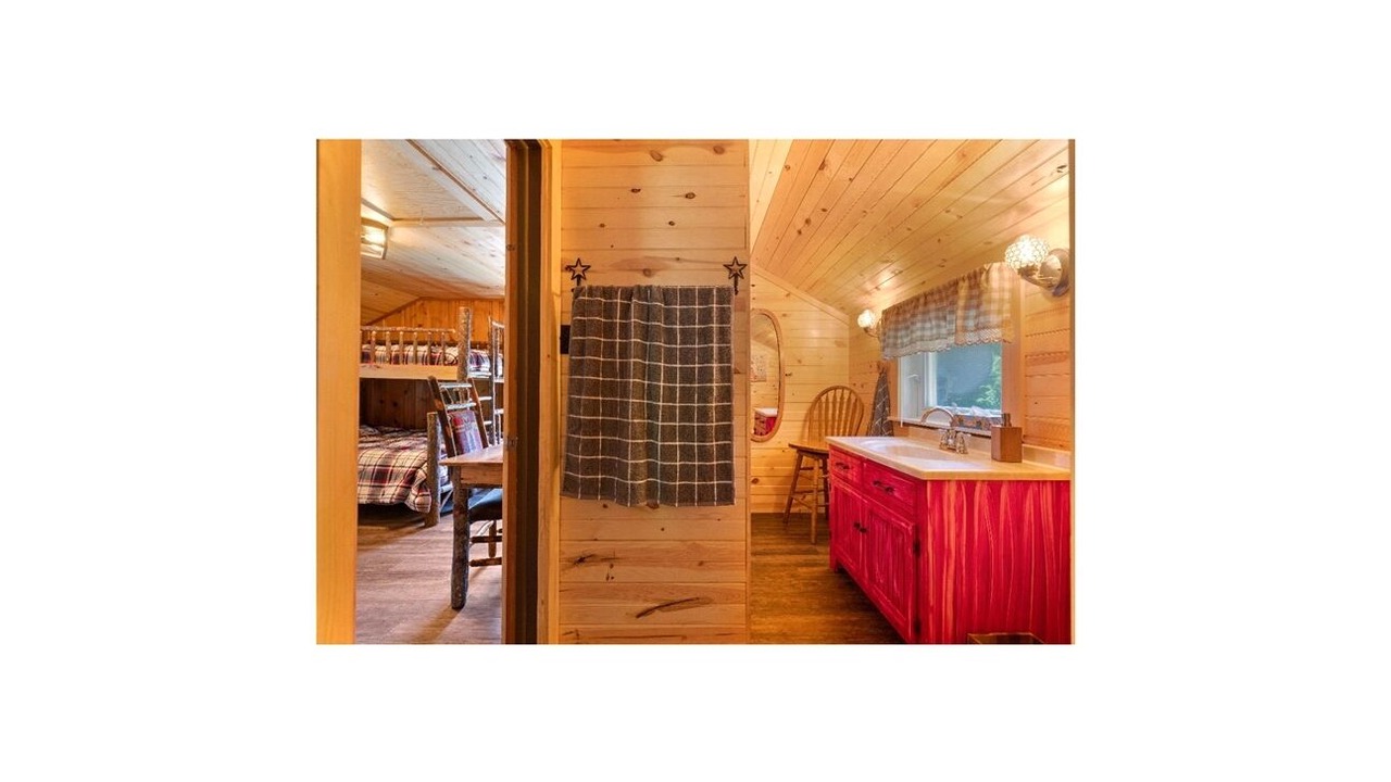 Photo of Bedroom in Holtwood