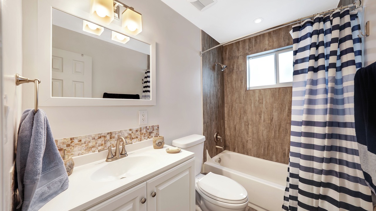 Photo of Bathroom in Melaleuca Gardens