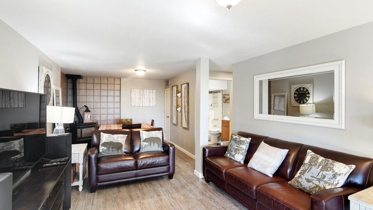 Photo of Livingroom in Evergreen
