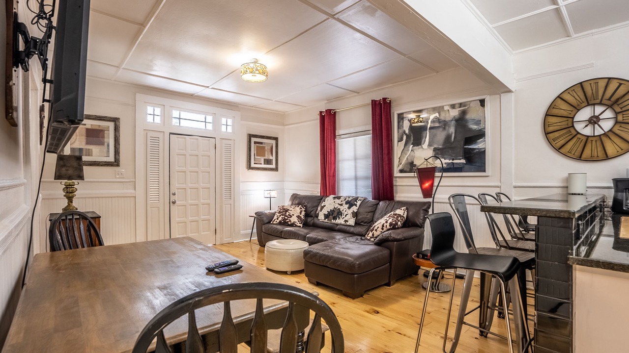 Photo of Livingroom in Sulphur Springs