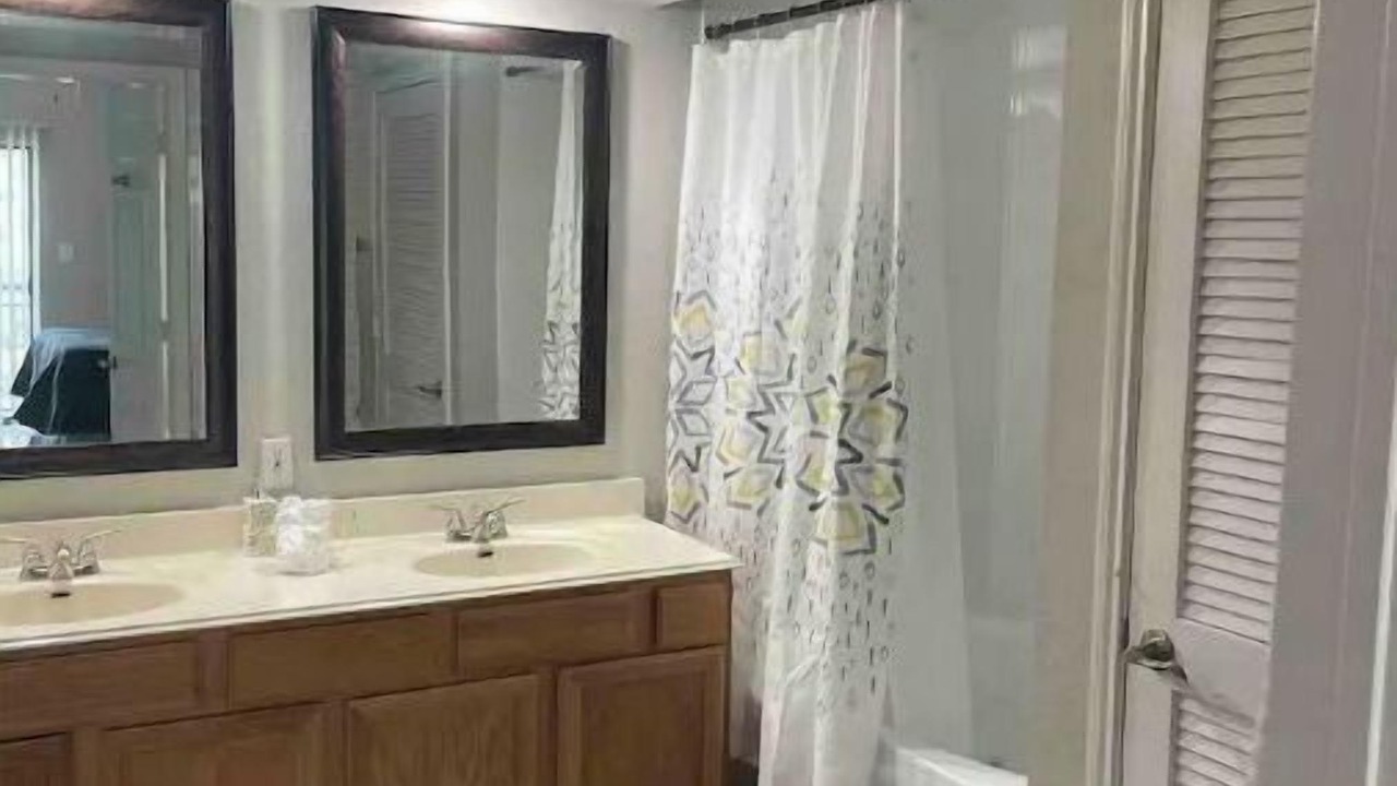 Photo of Bathroom in Uptown