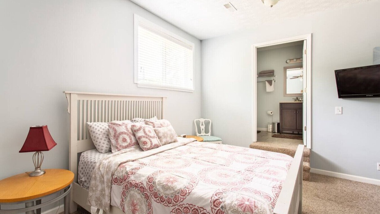 Photo of Bedroom in Cleveland Park