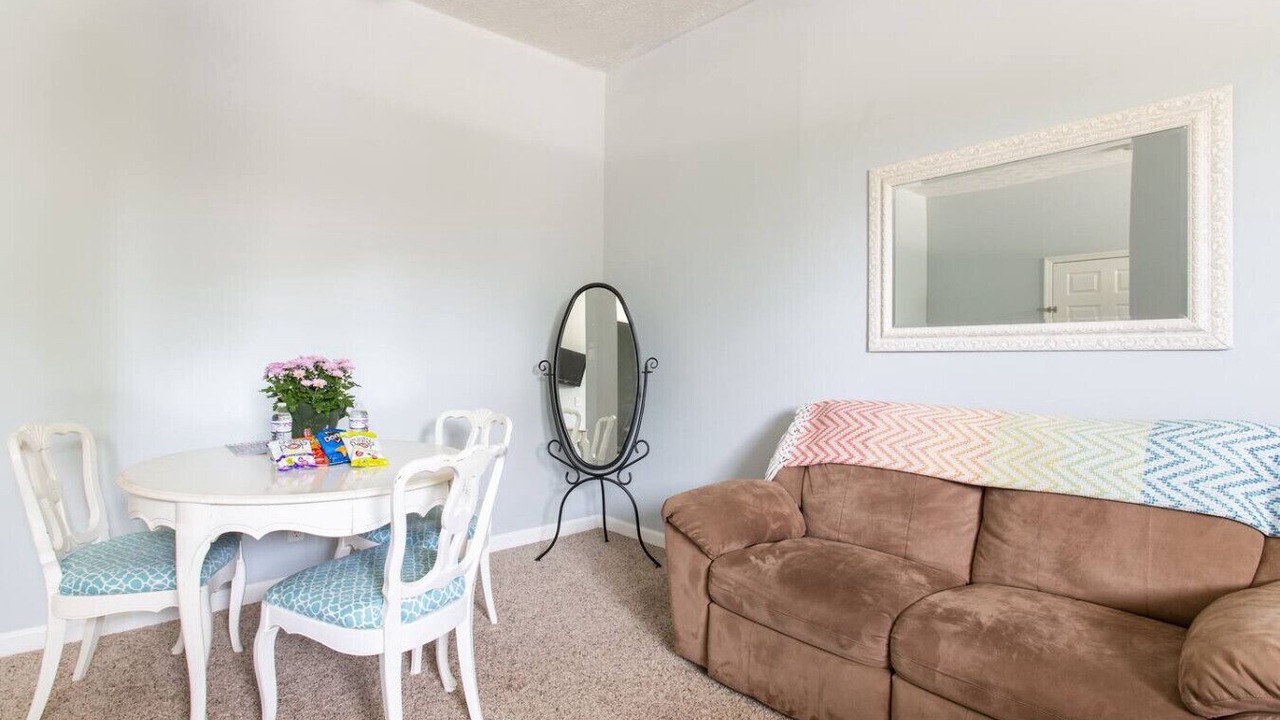 Photo of Livingroom in Cleveland Park