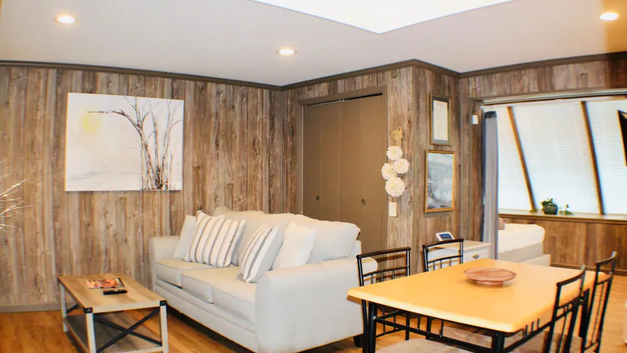 Photo of Livingroom in Cleveland