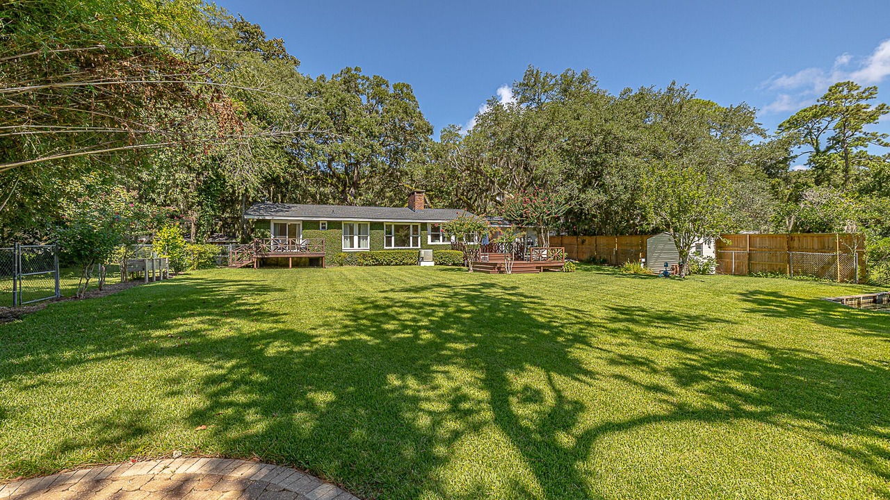 Photo of Others in Saint Simons Heights