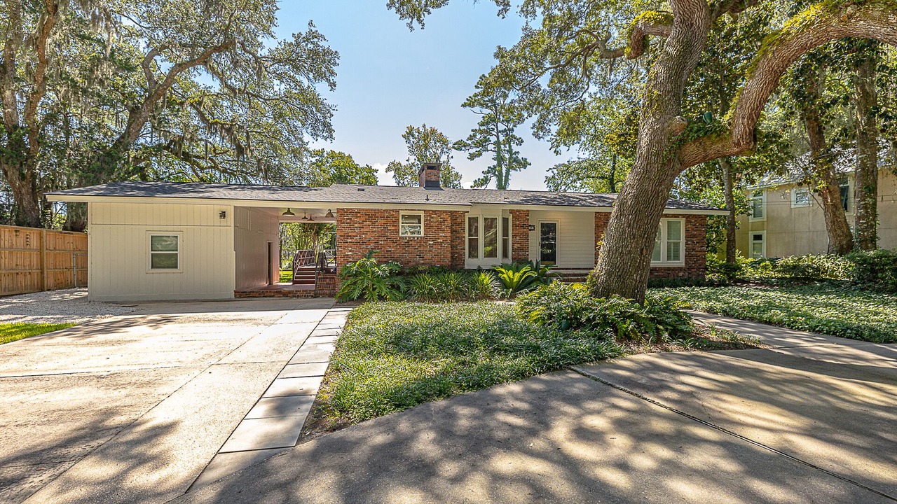 Photo of Others in Saint Simons Heights