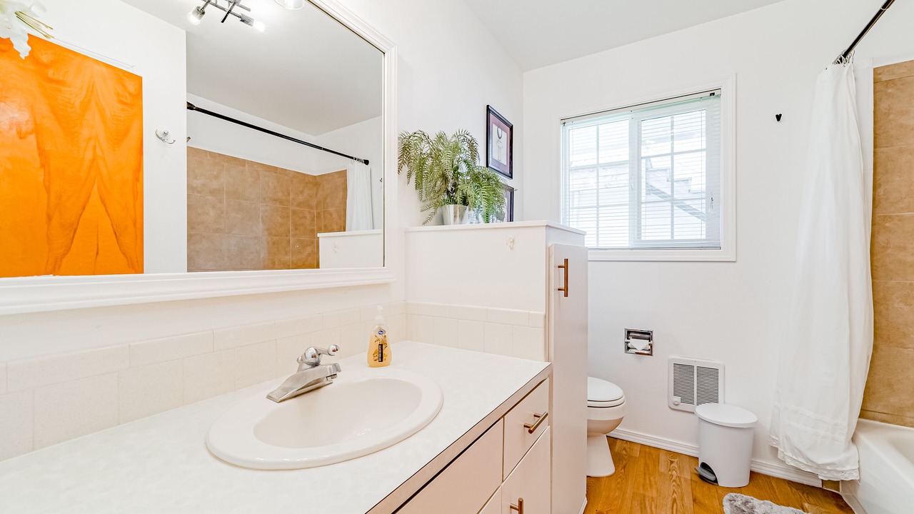 Photo of Bathroom in Harbor
