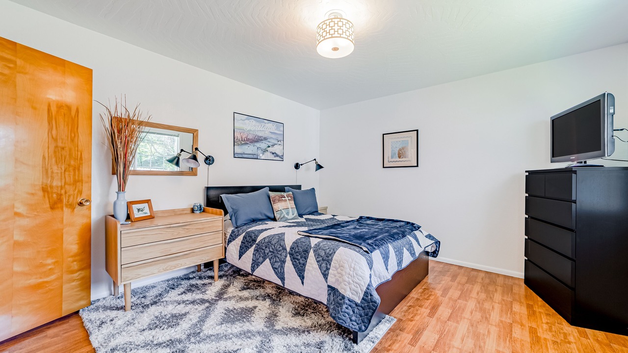 Photo of Bedroom in Harbor