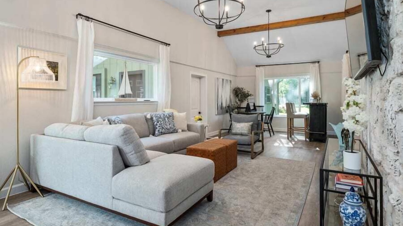 Photo of Livingroom in Enchanted Oaks