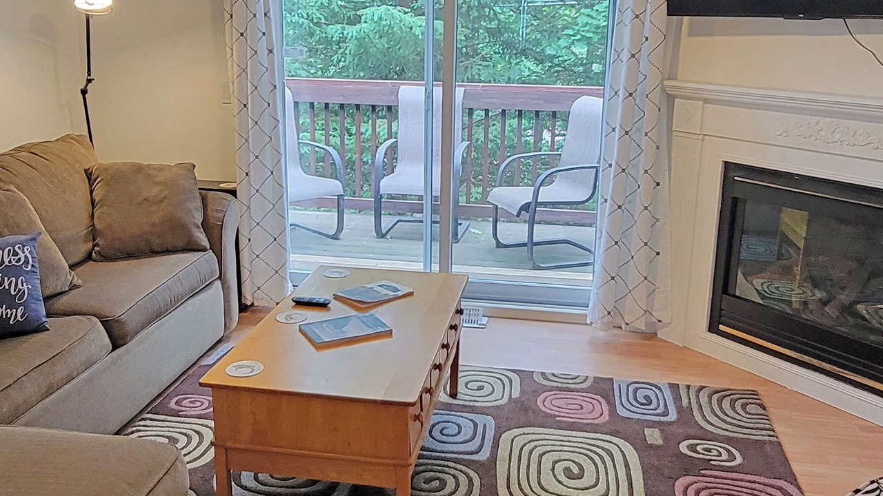 Photo of Livingroom in Weirs Beach