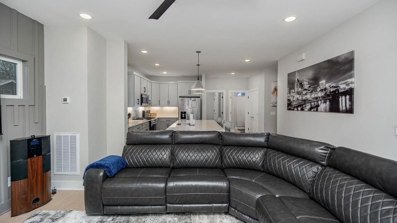 Photo of Livingroom in Cleveland Park