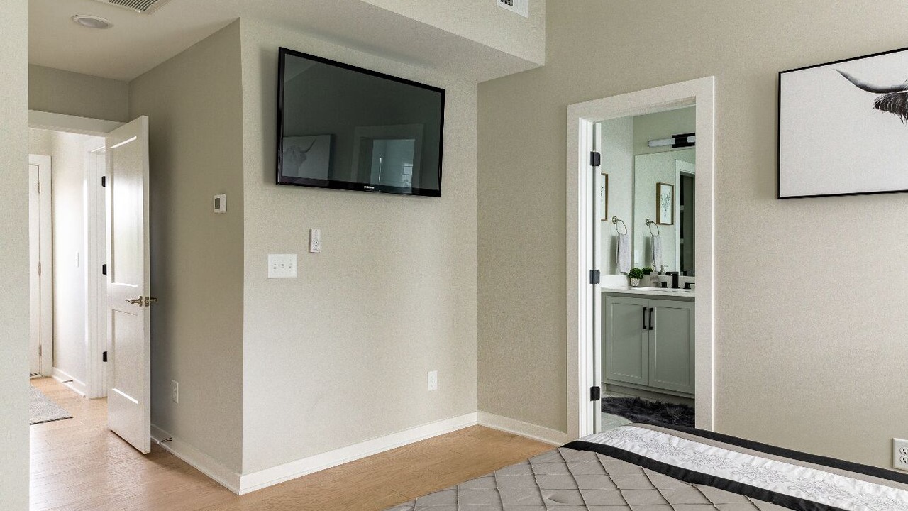Photo of Bedroom in Cleveland Park