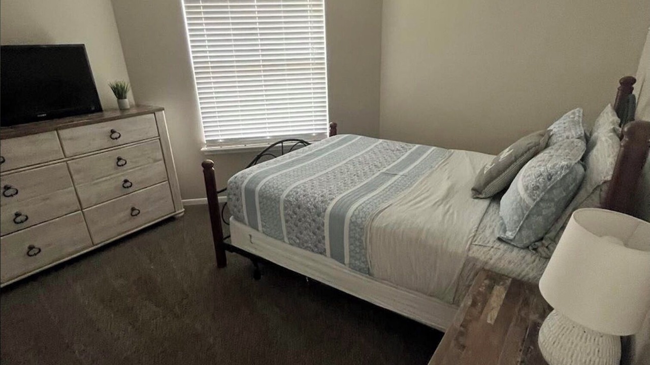Photo of Bedroom in League City