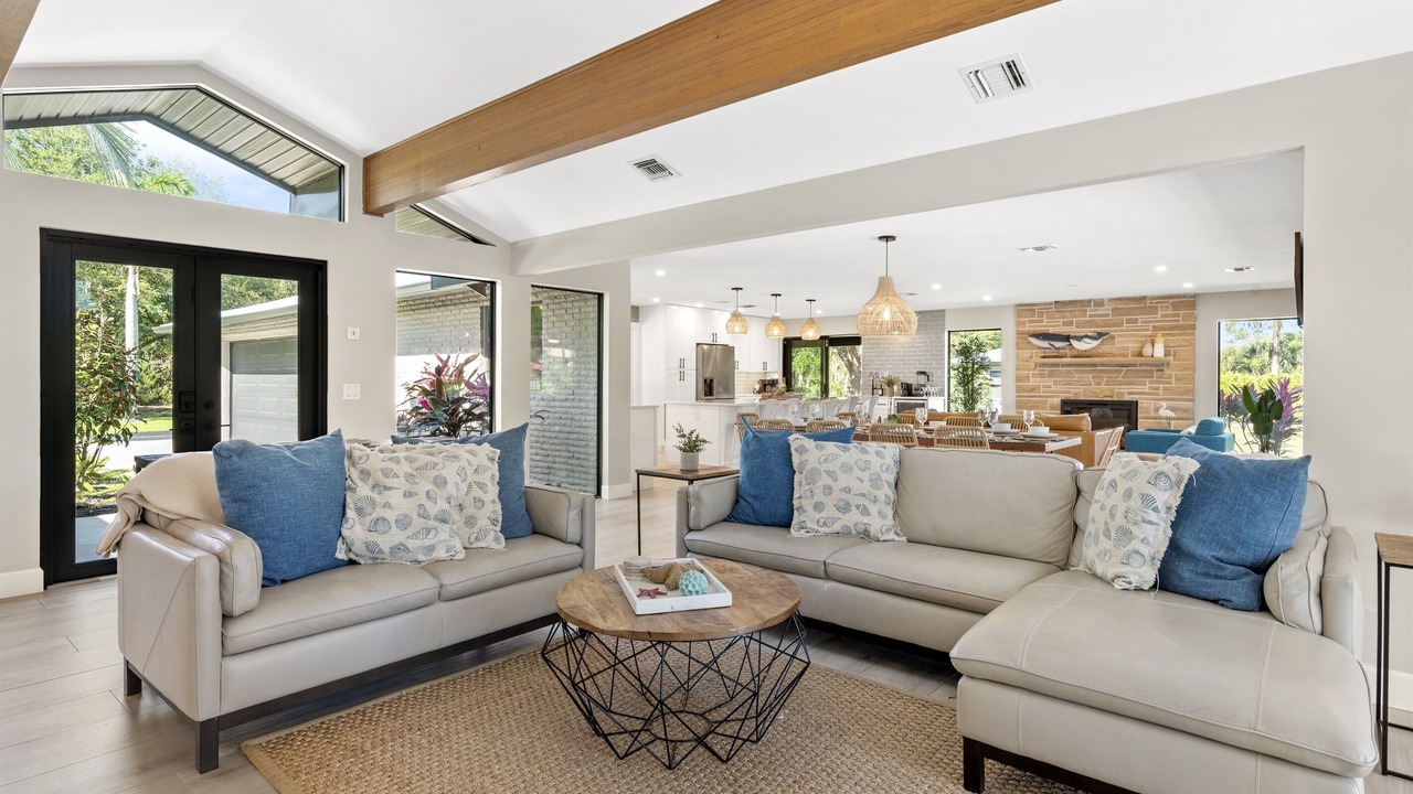 Photo of Livingroom in Central Naples