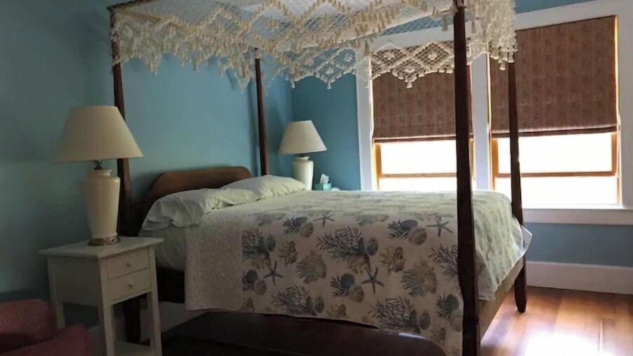 Photo of Bedroom in Saunderstown