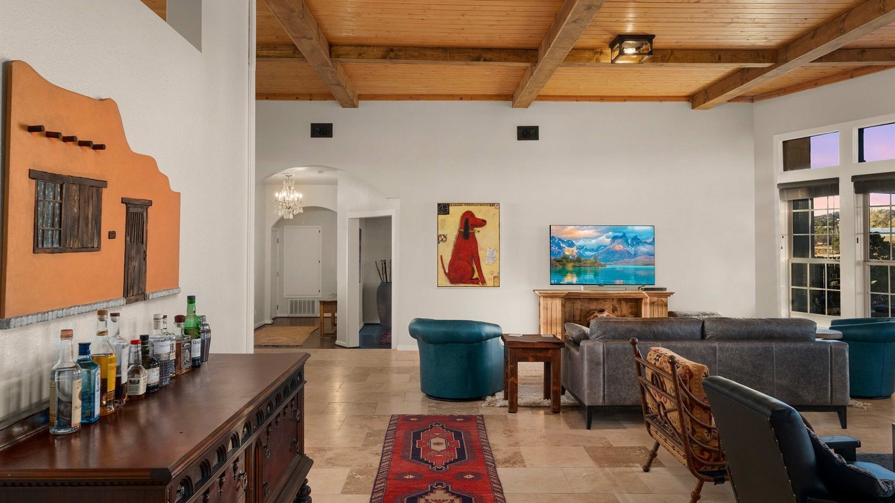Photo of Livingroom in Canoncito