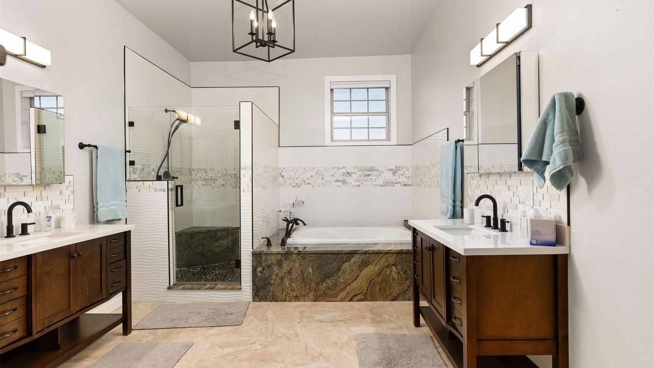 Photo of Bathroom in Canoncito