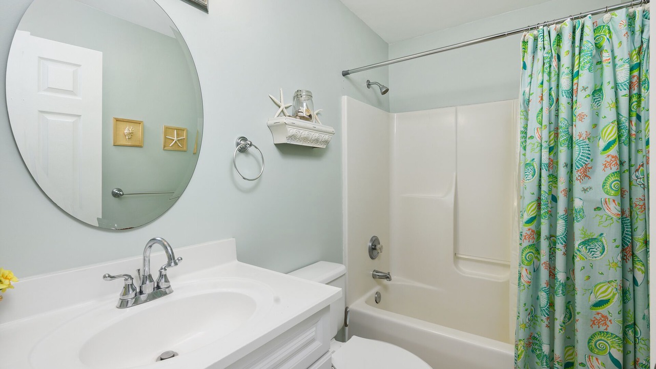 Photo of Bathroom in Heron Harbour Isle