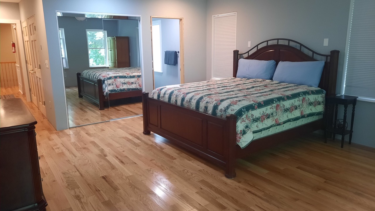 Photo of Bedroom in North Creek