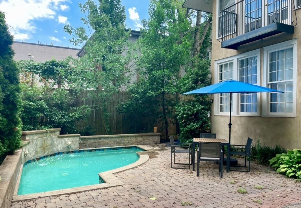 Photo of Outdoor in Belmont - Hillsboro