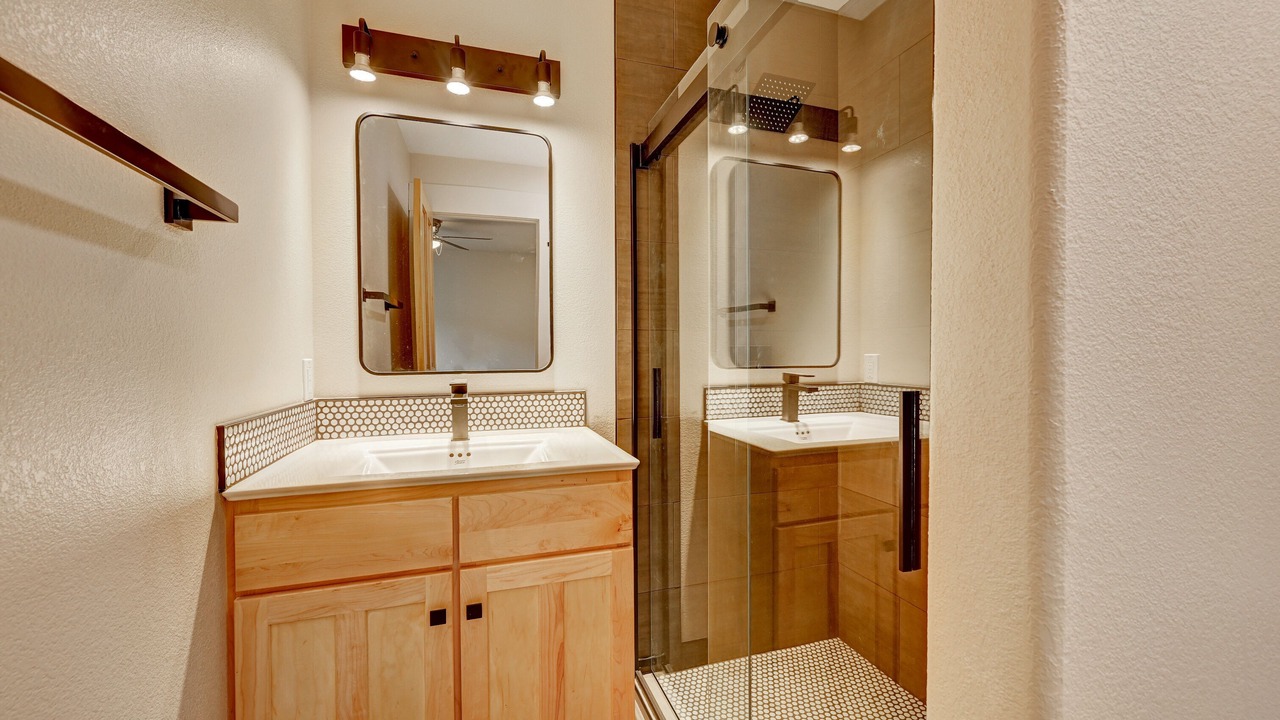 Photo of Bathroom in Lyons