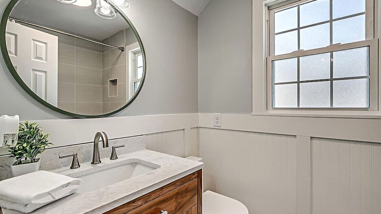 Photo of Bathroom in Red Hill