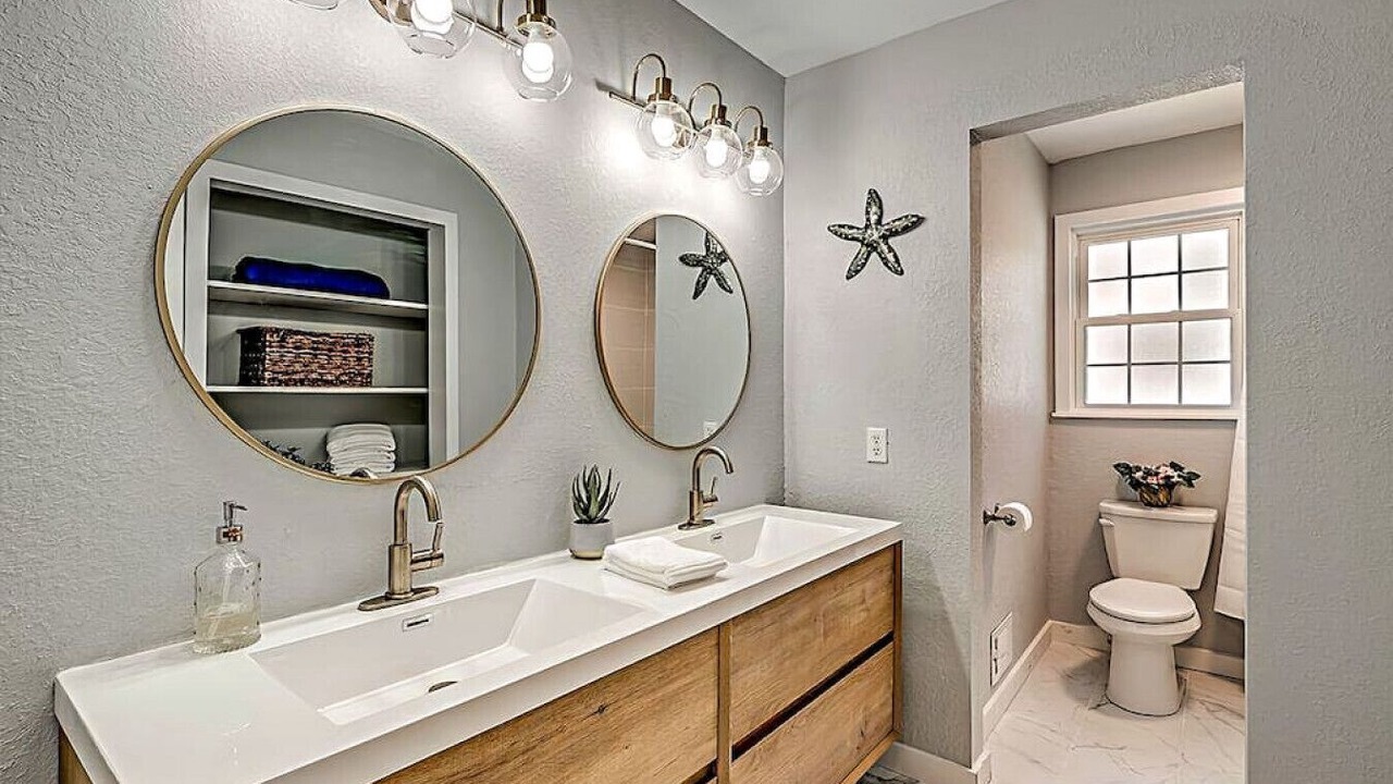 Photo of Bathroom in Red Hill