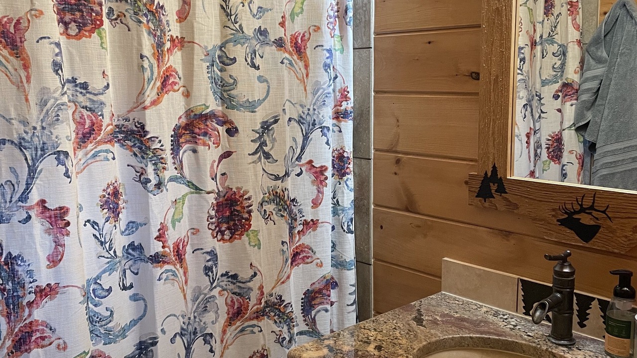 Photo of Bathroom in Lyons