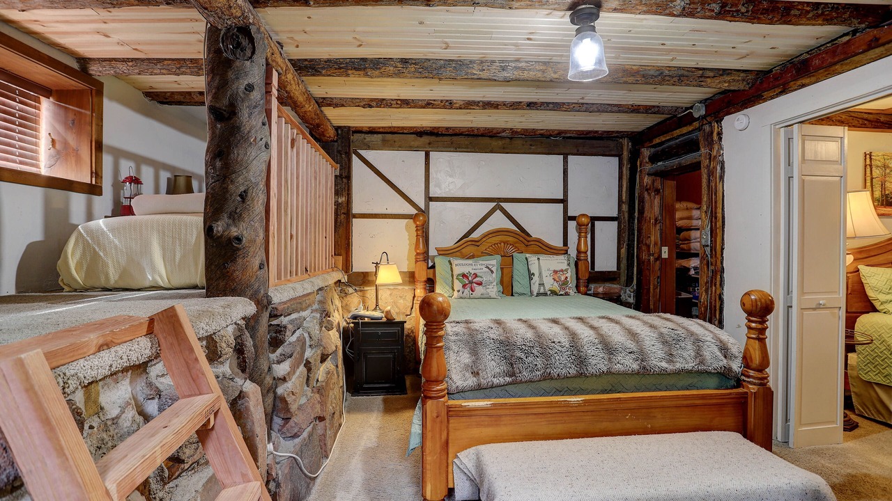 Photo of Bedroom in Lyons