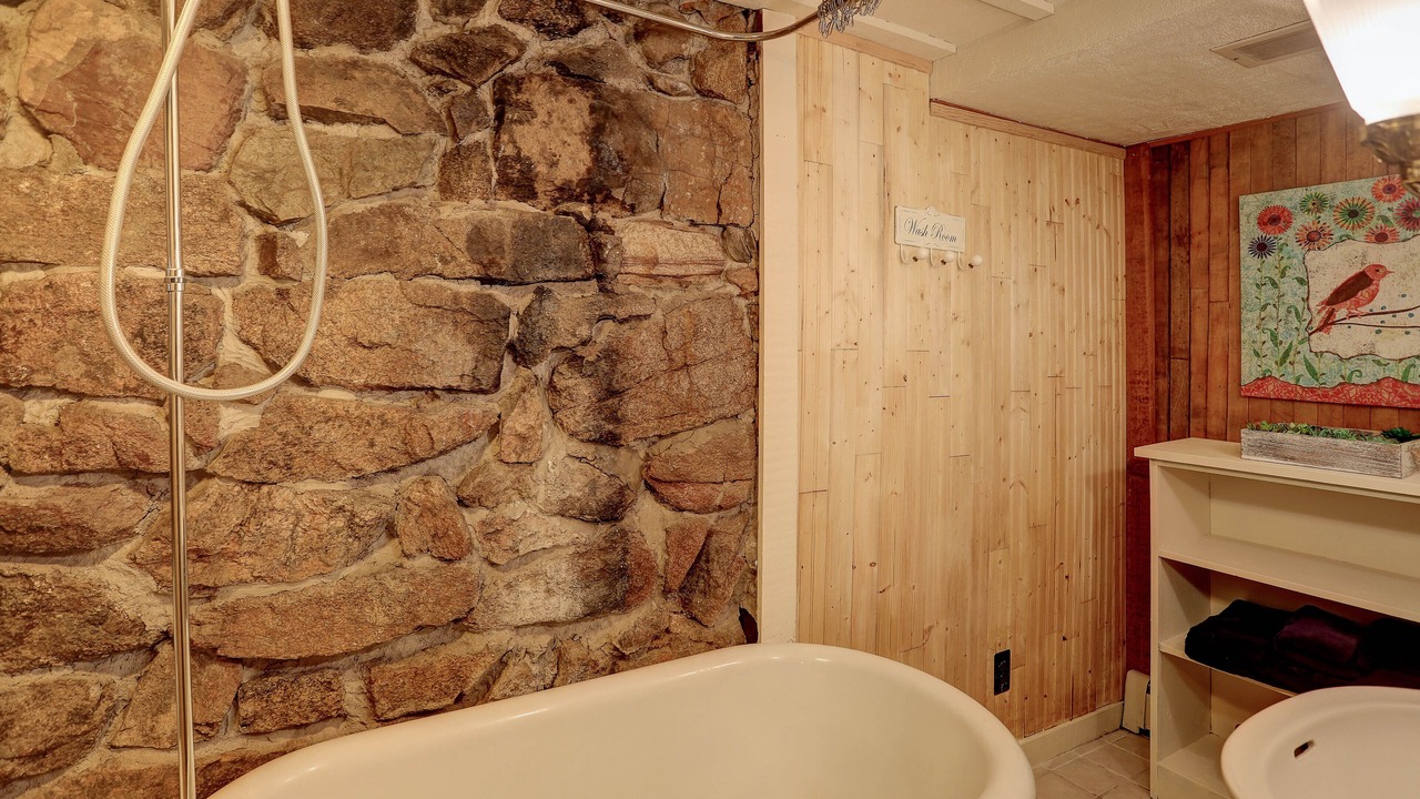 Photo of Bathroom in Lyons