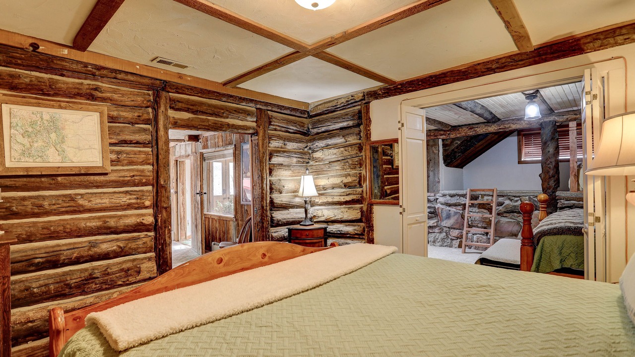 Photo of Bedroom in Lyons